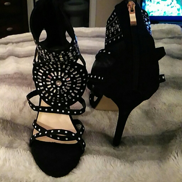 Shoes - Picture 2 of 3